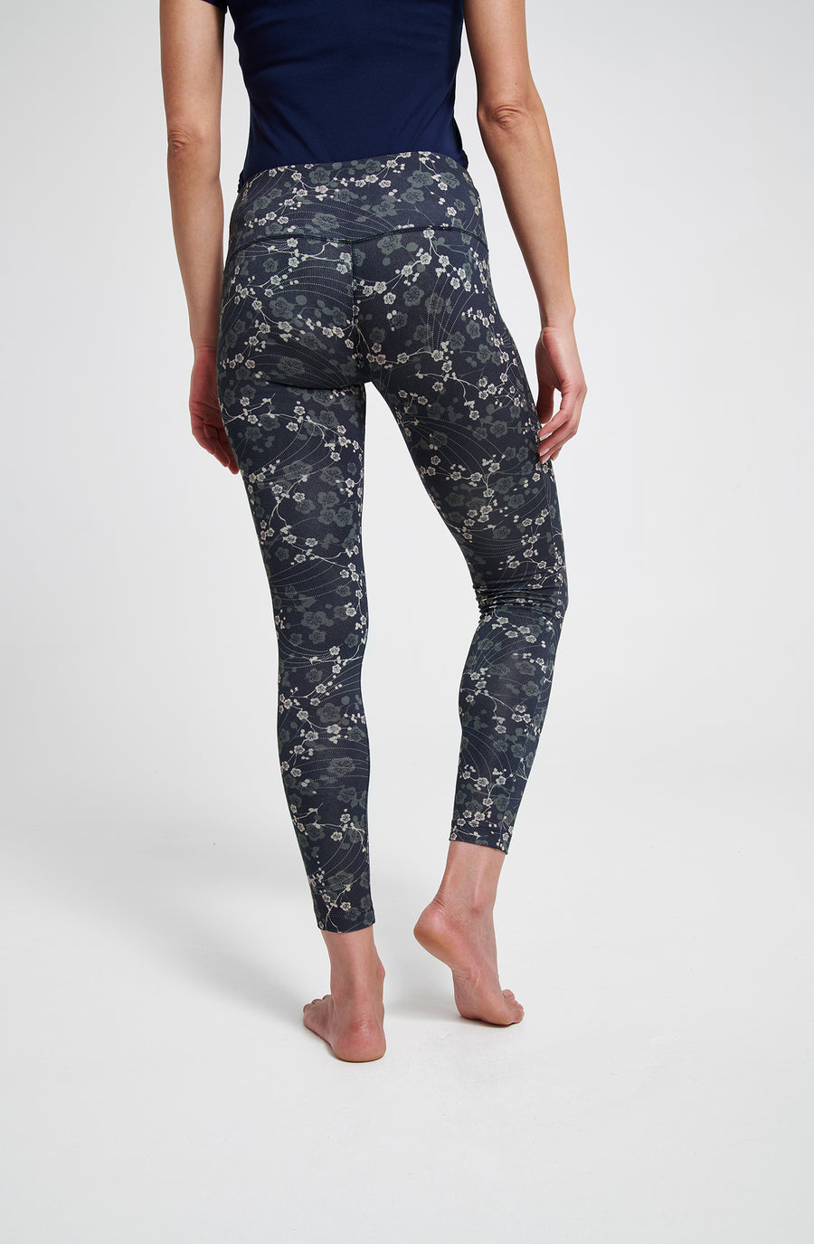 Flow With It Leggings - Japanese Floral